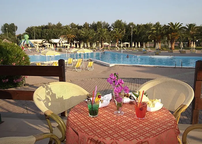 卡罗港度假酒店